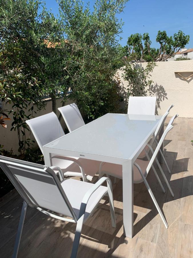 Appartement De Standing Avec Terrasse Сен Мари де ла Мер Екстериор снимка
